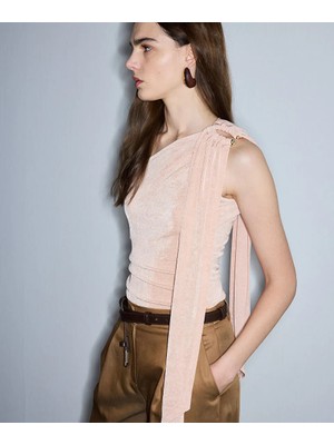 İpekyol Parlak Dokulu Asimetrik Tişört IS1260070161039