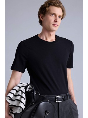 DeFacto Pamuklu Slim Fit Bisiklet Yaka Kısa Kollu Tişört H3422AX26SP