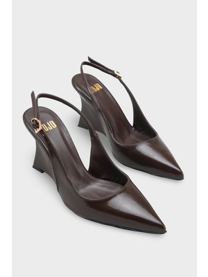 Lojo Kadın Sivri Burun Dolgu Topuklu Şık Sandalet Agis Kahve