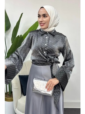Tesettür Diyarı Kadın Saten Kumaş Puantiyeli Bağlamalı Gömlek-Antrasit