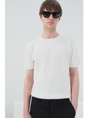 Giesto Fitilli Dokulu Beyaz Triko T-Shırt