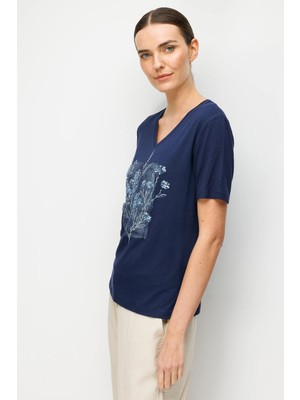 Desen Triko V Yaka Önü Pul Payet Işlemeli Penye Kadın T-Shirt 26838