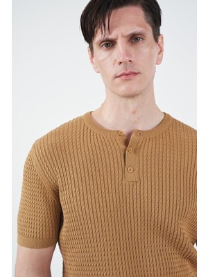 Giesto Dokulu Bisiklet Yaka Taba Triko T-Shırt