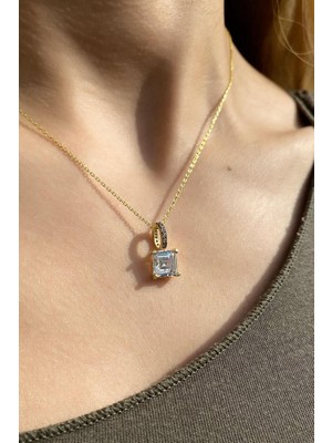 Spossy Silver Jewelry Kare Taşlı Kolye