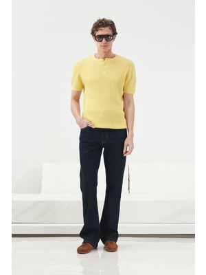 Giesto Dokulu Bisiklet Yaka Sarı Triko T-Shırt