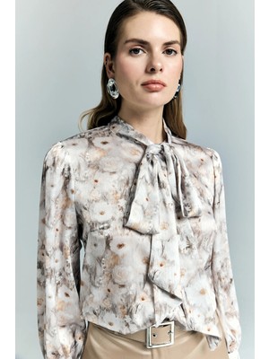 Sateen Çiçek Desenli Fularlı Gömlek - Bej