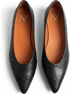 Ne&Ve Shoes Siyah Deri Çapraz Dikiş Detaylı Pimli Kadın Sivri Burun Babet