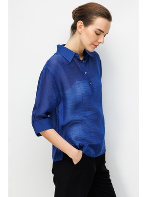 Desen Triko Kadın Yakası Düğmeli Truvakar Kollu Gömlek Lacivert