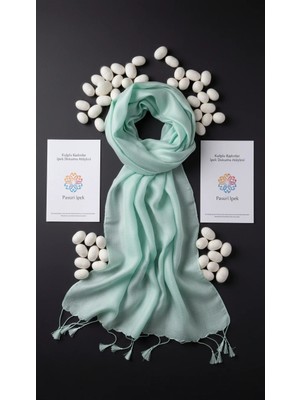 Kulplu Kadınlar Yeşil Desenli Ipek Şal (Model 2)