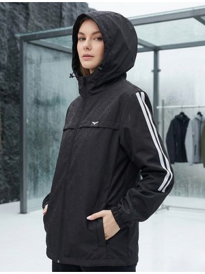 Level High Kadın Spor Yağmurluk Siyah – Kapüşonlu, Beyaz Şerit Detaylı, Hafif Rüzgarlık, Outdoor Mevsimlik