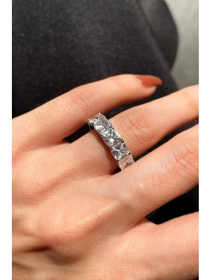 Spossy Silver Jewelry Kare Taşlı Tam Tur Yüzük