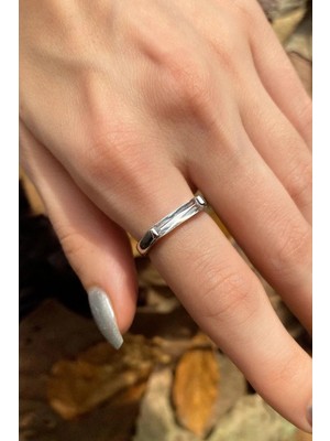 Spossy Silver Jewelry Dikdörtgen Baget Taşlı Yüzük