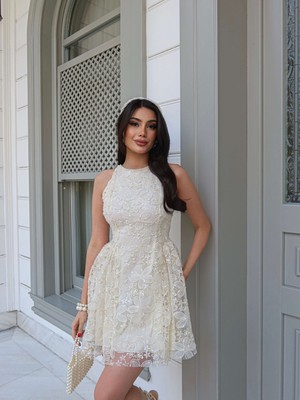 Esra Helvacı Çiçek Işlemeli Pullu Mini Elbise