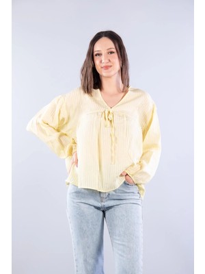 Mckanzie 946 Bağlamalı V Yakasız Kendinden Şeritli Bluz