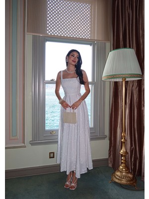 Esra Helvacı Askılı Çiçek Nakışlı Elbise