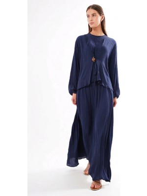 Ceremony Tuniğin Önü Tahta Aksesuar ve Pile Detaylı Cupra Etekli Takım 929 Lacivert