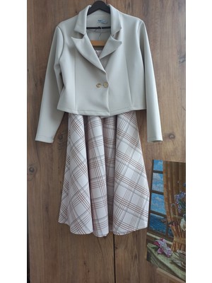 Ekru Ceket & Ekoseli Etek Takım