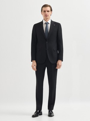 Karaca Siyah Takım Elbise