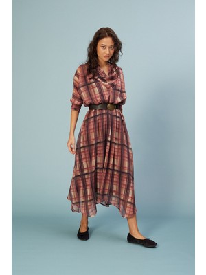 Nisan Triko Kemerli Kareli Uzun Elbise