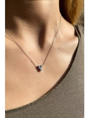 Spossy Silver Jewelry V Harfi Minimal Kolye