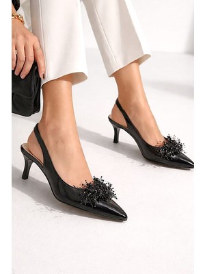 Gökhan Talay Noir Esnek Yumuşak Kaymaz Taban (4 Cm) Siyah Rugan Boncuk Detaylı Açık Lastikli Kadın Topuklu Ayakkabı
