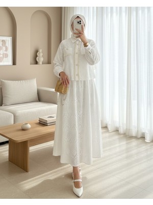 Modamorfo Püskül Detaylı Inci Düğmeli Etekli Takım -Beyaz