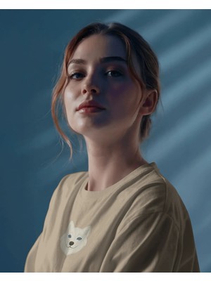 Muhtar Store Beyaz Husky Köpek Baskılı Unisex Oversize Tişört – Minimal Mavi Gözlü Husky Tasarım