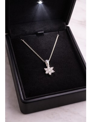 Siset Gümüş 925 Ayar  Rodyum  Kaplama  Işıklı Kutuda Yıldız Gümüş  Kolye