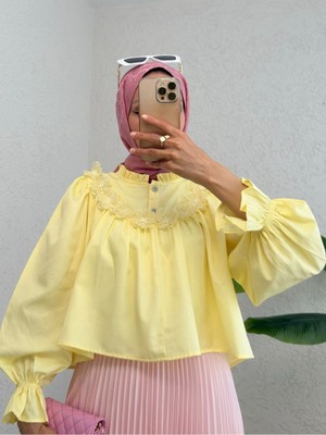 Modamorfo Kolu Lastikli Çiçek Detaylı Gömlek -Açık Sarı