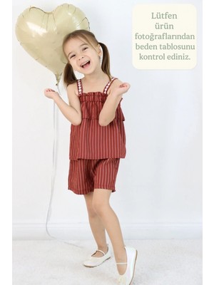 FESSHERA 💜kız Çocuk Askılı Çizgili Şortlu Takım – Fırfır ve Çiçek Işleme Detaylı💜