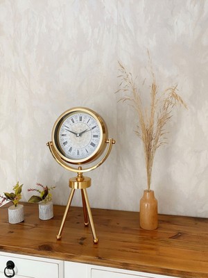 By Nevser Gold Metal Mini Tripod Çini Desenli Roma Rakamı Masa Saati 45×26 cm