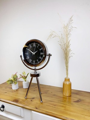 By Nevser Krom Metal Mini Tripod Siyah Retro Masa Saati 45×26 cm