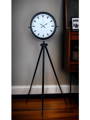 By Nevser Siyah & Beyaz Saf Sade Tasarım Tripod Ayaklı Saat