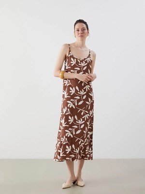 Lc Waikiki Yeni Sezon V Yaka Çiçekli Askılı Elbise