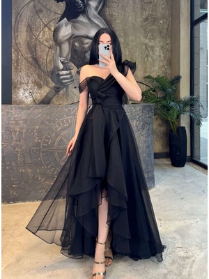 Miss Swans Chanel Tek Kol Önü Kısa Kuyruklu Kemerli Şifon Elbise Siyah