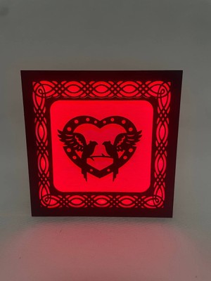 Canlı Anılar Sevgiyi Aydınlatan Dekoratif LED Işıklı Ahşap Gece Lambası  – Kuş ve Kalp Temalı