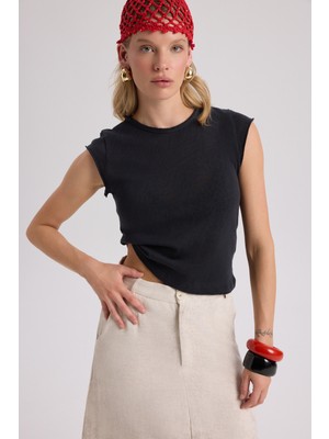 Mai Kensal Dar Kesim Siyah T-Shirt