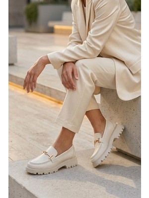 Stilbagshoes Agatha Ithal Toka Detaylı Leofer Kadın Ayakkabı Bej