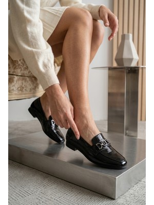 Vojo Elora Toka Detaylı Günlük Klasik Rugan Kadın Babet