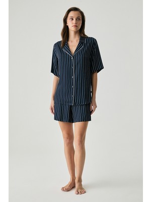 Penye Mood Viskon Saten Dokulu Çizgili Şortlu Takım