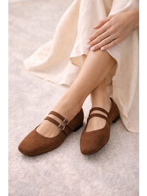 Slipcat Kadın Üstten Kemerli Çift Tokalı Çift Bantlı Tokalı Süet Babet Süet