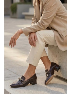 Stilbagshoes Camilla Ön Toka Detaylı Kroko Deri Kadın Ayakkabı Kahve