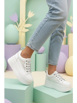 Margret Guja Ithal Özel Seri Bağcık Taş Detaylı Kalın Taban Kadın Spor Ayakkabı Beyaz