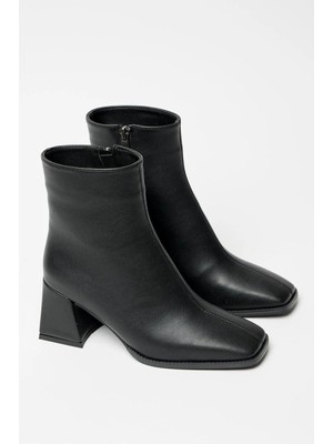 Stilbagshoes Honey Önden Dikişli  Küt Burun Topuklu Kadın Bot Siyah