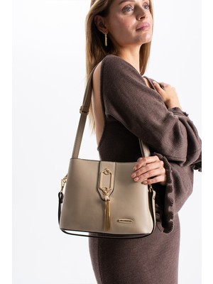 Sanmorris Kadın Püskül Detaylı Çift Askılı 3 Gözlü Orta Boy Kol ve Omuz Çantası 1438