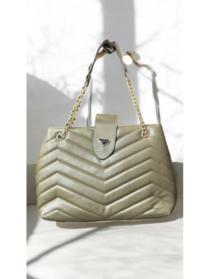 Sanmorris Kadın Suni Deri Kapitone Desenli 4 Bölmeli Zincir Aksesuarlı El ve Omuz Çantası ( 26X 34 x 14)