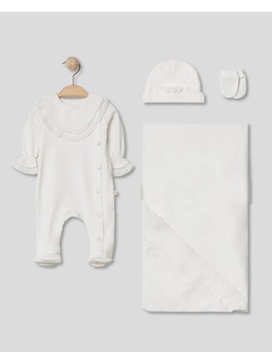 Krem Brodeli Detaylı 4'lü Yenidoğan Kız Bebek Hastane Çıkışı %100 Pamuk