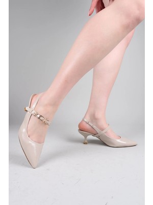 Birikon Orılıa Biyesi Aksesuarlı Alçak Topuklu Stiletto Bej