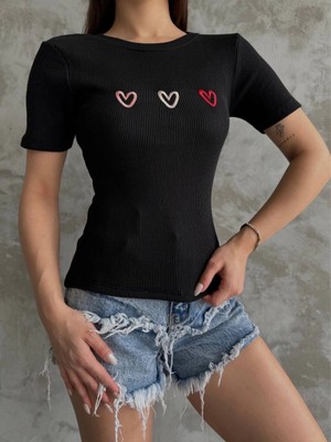 Colezium Üçlü Kalp Nakışlı Bluz