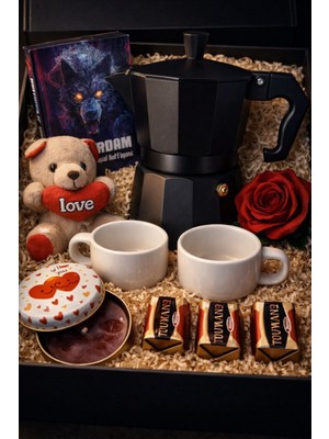 Sevgiliye Özel Kahve Hediye Seti | Siyah Moka Pot (3 Cup), 2'li Fincan, Kurtadam Oyunu ve Kokulu Mum